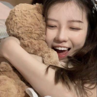 找个老伴儿回村过年